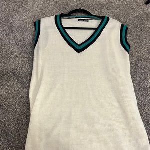 SHEIN. Sweater vest. Size medium. Short sleeve, oversized.